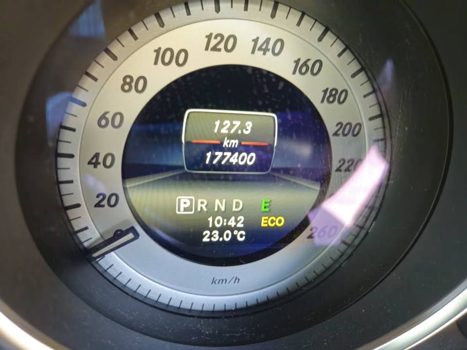 2013 Mercedes-Benz c180 w204 automatic coupe 10.jpg
